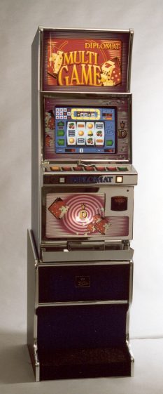 VIDEO POKER: CASINO